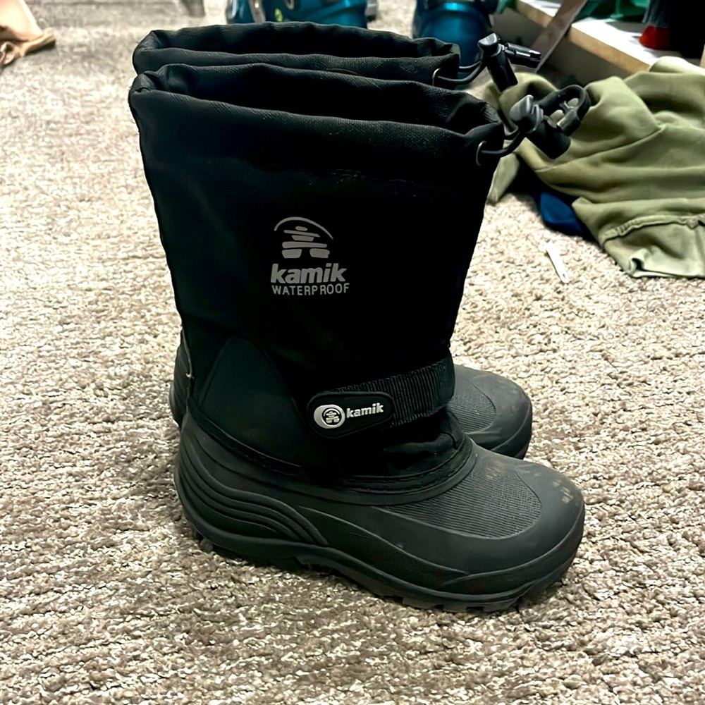 Kamik waterproof snow boot with warming insert